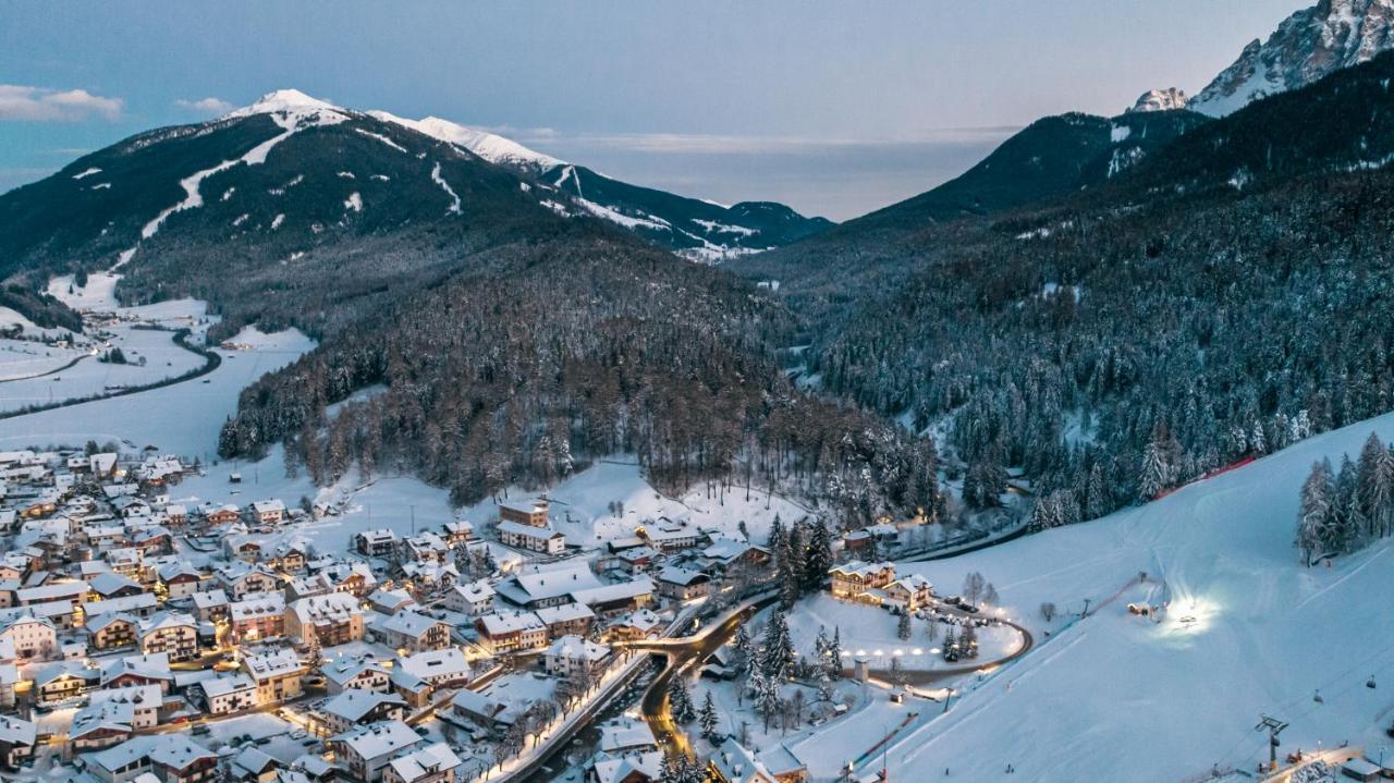 Hotel Villa Waldheim San Candido Exterior foto