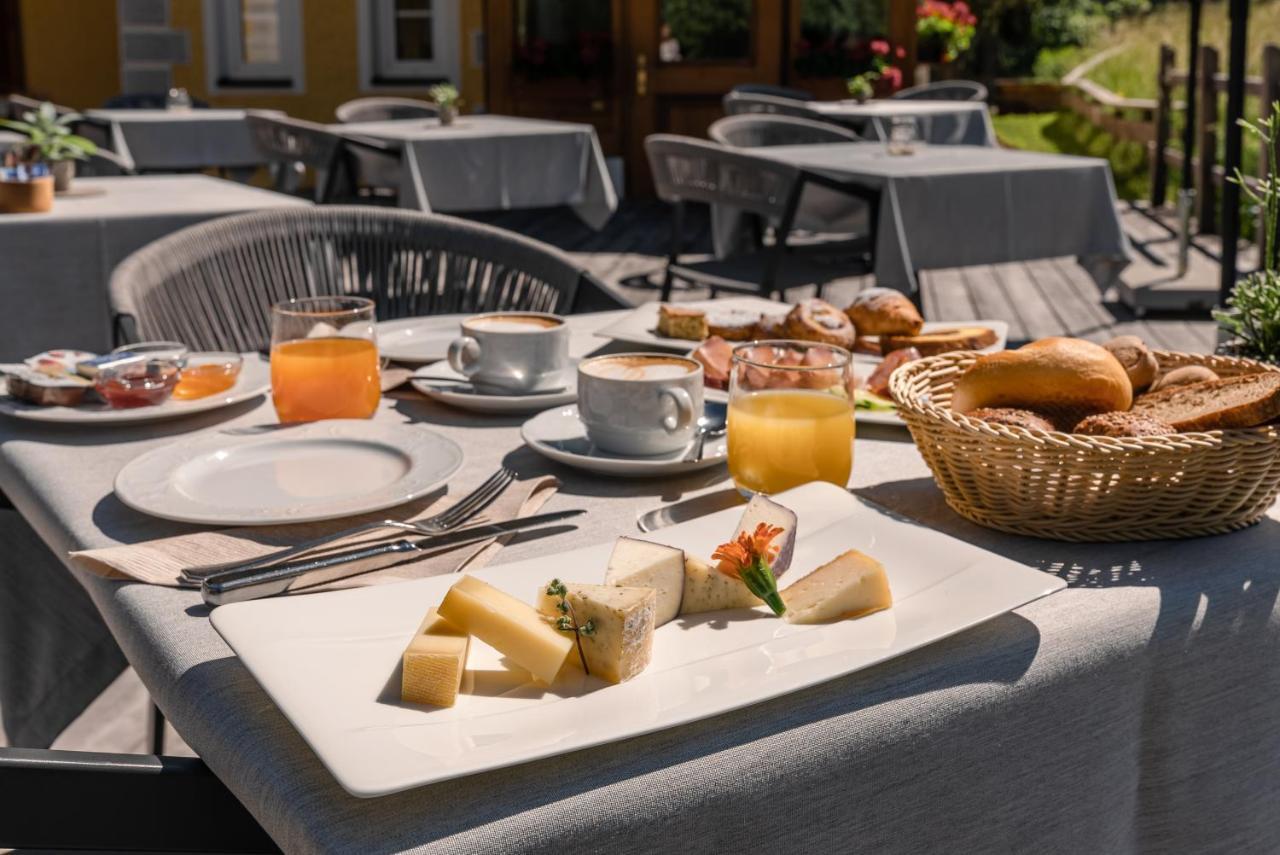Hotel Villa Waldheim San Candido Exterior foto