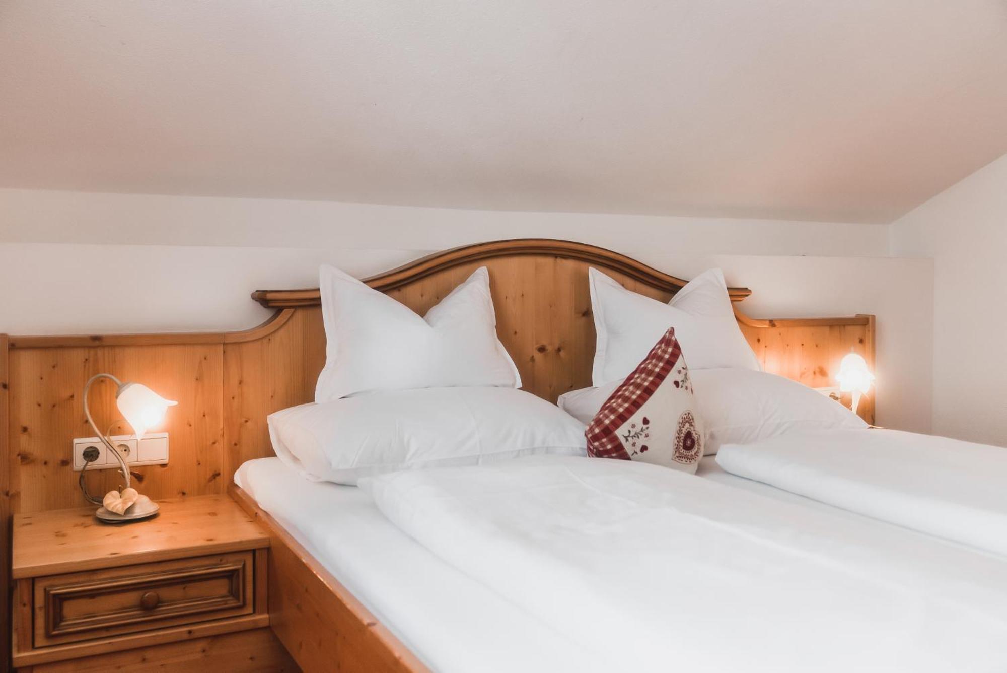 Hotel Villa Waldheim San Candido Exterior foto